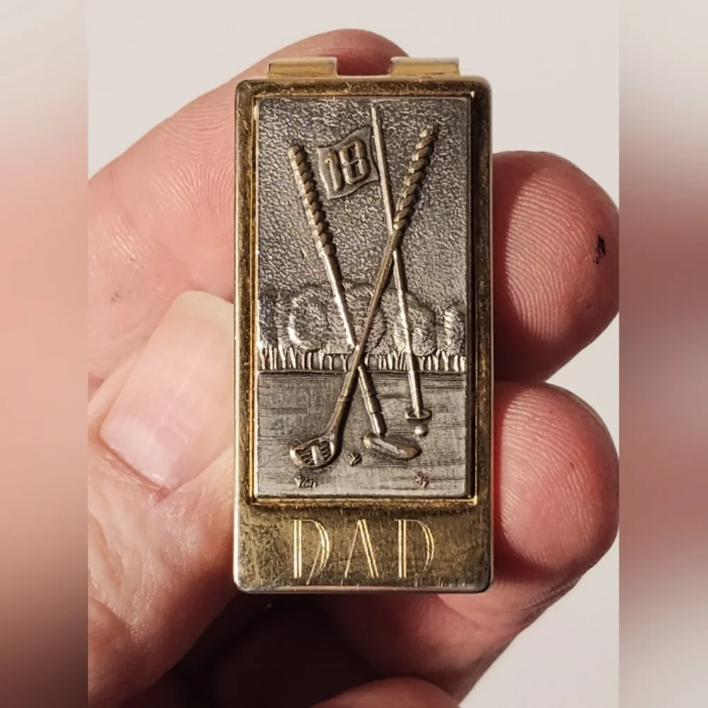 Vintage money clip with golf club 18th hole says 